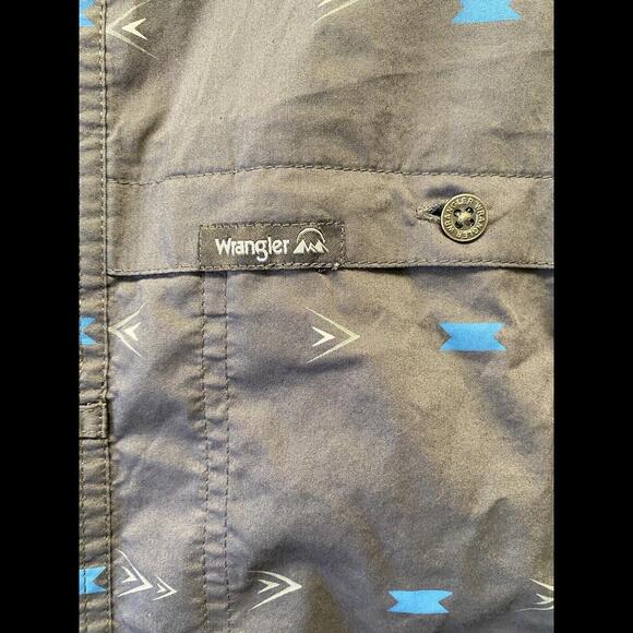 Wrangler Regular Fit Aztec Print Button-Up Grey Pockets Sz 2X XXL Men’s Shirt - Picture 2 of 7